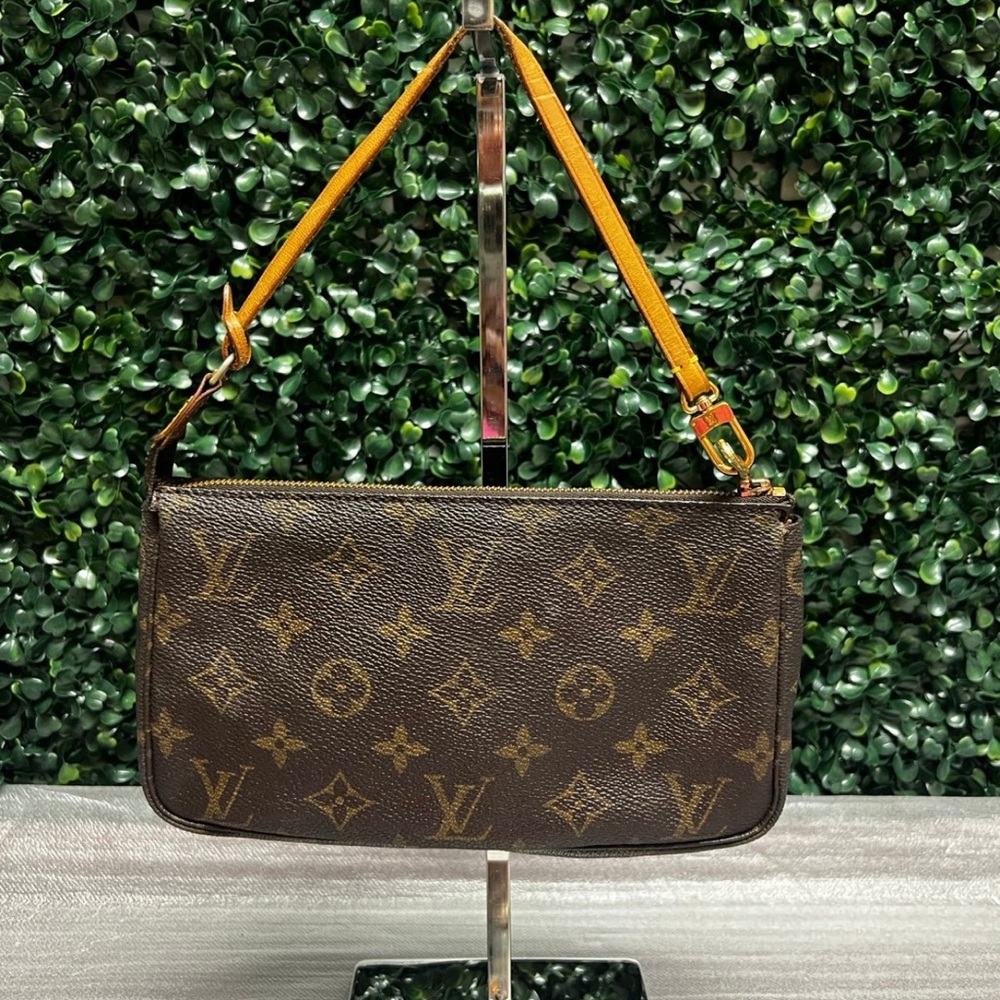 Louis Vuitton Pochette Accessories Monogram